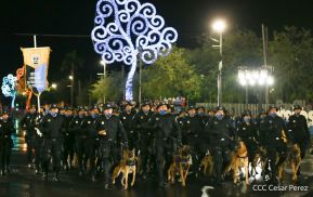 Desfile policial Centinelas de la Paz por el 42 aniversario de la Policía Nacional