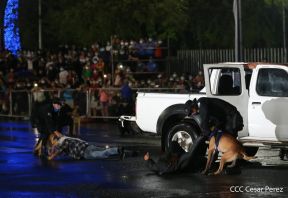 Desfile policial Centinelas de la Paz por el 42 aniversario de la Policía Nacional