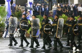 Desfile policial Centinelas de la Paz por el 42 aniversario de la Policía Nacional