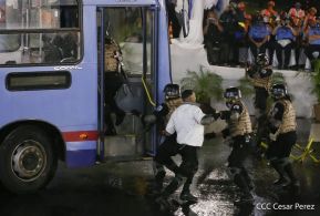 Desfile policial Centinelas de la Paz por el 42 aniversario de la Policía Nacional