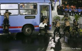 Desfile policial Centinelas de la Paz por el 42 aniversario de la Policía Nacional