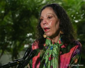 Desfile policial Centinelas de la Paz por el 42 aniversario de la Policía Nacional