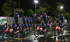 Desfile policial Centinelas de la Paz por el 42 aniversario de la Policía Nacional
