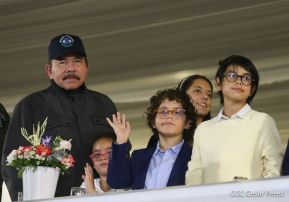 Desfile policial Centinelas de la Paz por el 42 aniversario de la Policía Nacional
