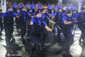 Desfile policial Centinelas de la Paz por el 42 aniversario de la Policía Nacional