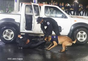 Desfile policial Centinelas de la Paz por el 42 aniversario de la Policía Nacional