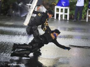 Desfile policial Centinelas de la Paz por el 42 aniversario de la Policía Nacional