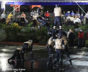 Desfile policial Centinelas de la Paz por el 42 aniversario de la Policía Nacional