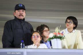 Desfile policial Centinelas de la Paz por el 42 aniversario de la Policía Nacional