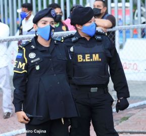Desfile policial Centinelas de la Paz por el 42 aniversario de la Policía Nacional