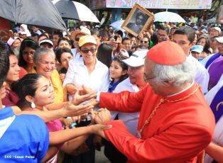 Jubiloso pueblo de Matagalpa recibe al Cardenal Leopoldo Brenes  