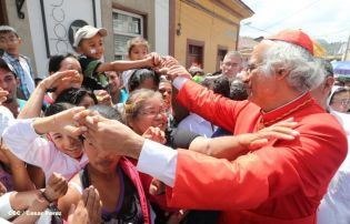 Jubiloso pueblo de Matagalpa recibe al Cardenal Leopoldo Brenes  