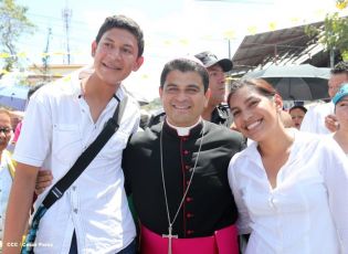 Jubiloso pueblo de Matagalpa recibe al Cardenal Leopoldo Brenes  