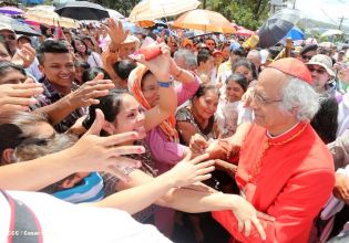 Jubiloso pueblo de Matagalpa recibe al Cardenal Leopoldo Brenes  
