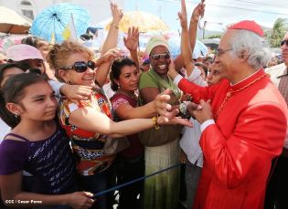 Jubiloso pueblo de Matagalpa recibe al Cardenal Leopoldo Brenes  