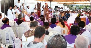Jubiloso pueblo de Matagalpa recibe al Cardenal Leopoldo Brenes  