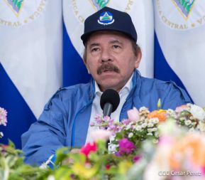 Presidente-Comandante Daniel en comunicación con las Familias Nicaragüenses
