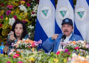 Presidente-Comandante Daniel en comunicación con las Familias Nicaragüenses