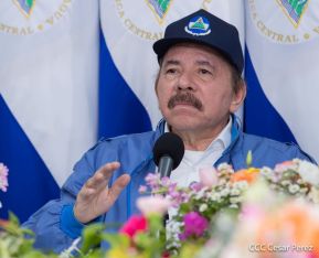 Presidente-Comandante Daniel en comunicación con las Familias Nicaragüenses