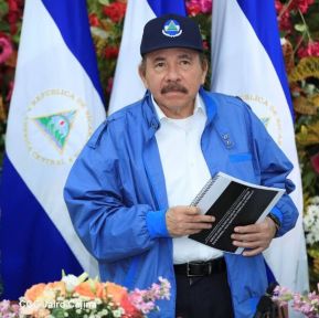 Presidente-Comandante Daniel en comunicación con las Familias Nicaragüenses