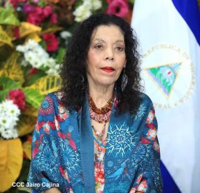 Presidente-Comandante Daniel en comunicación con las Familias Nicaragüenses