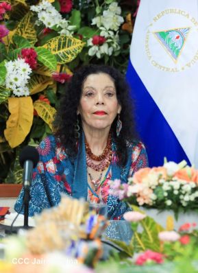 Presidente-Comandante Daniel en comunicación con las Familias Nicaragüenses