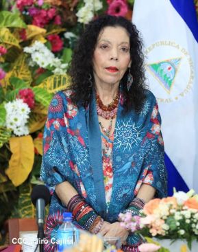 Presidente-Comandante Daniel en comunicación con las Familias Nicaragüenses