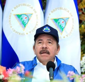 Presidente-Comandante Daniel en comunicación con las Familias Nicaragüenses