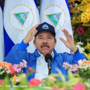 Presidente-Comandante Daniel en comunicación con las Familias Nicaragüenses