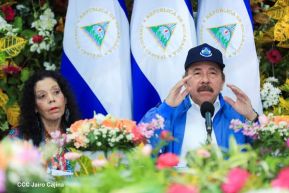 Presidente-Comandante Daniel en comunicación con las Familias Nicaragüenses