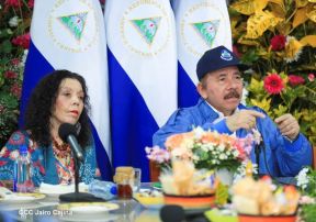 Presidente-Comandante Daniel en comunicación con las Familias Nicaragüenses