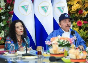 Presidente-Comandante Daniel en comunicación con las Familias Nicaragüenses