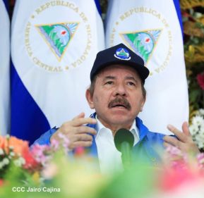 Presidente-Comandante Daniel en comunicación con las Familias Nicaragüenses