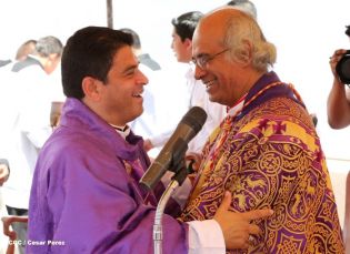 Jubiloso pueblo de Matagalpa recibe al Cardenal Leopoldo Brenes  