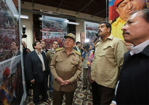 Daniel y Rosario visitan Cuartel 4F en Venezuela