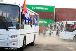 Segunda flota de buses rusos, porque  aquí Todos los Triunfos son del Pueblo!