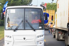 Segunda flota de buses rusos, porque  aquí Todos los Triunfos son del Pueblo!