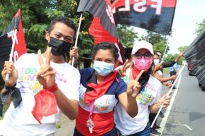 Segunda flota de buses rusos, porque  aquí Todos los Triunfos son del Pueblo!