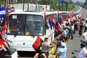 Segunda flota de buses rusos, porque  aquí Todos los Triunfos son del Pueblo!