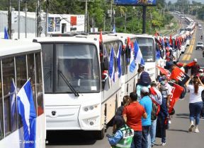 Segunda flota de buses rusos, porque  aquí Todos los Triunfos son del Pueblo!