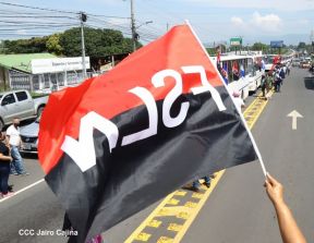Segunda flota de buses rusos, porque  aquí Todos los Triunfos son del Pueblo!