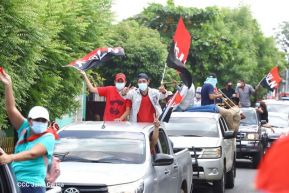 Segunda flota de buses rusos, porque  aquí Todos los Triunfos son del Pueblo!
