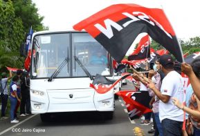 Segunda flota de buses rusos, porque  aquí Todos los Triunfos son del Pueblo!