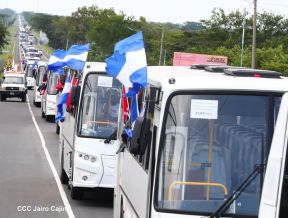 Segunda flota de buses rusos, porque  aquí Todos los Triunfos son del Pueblo!