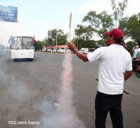 Segunda flota de buses rusos, porque  aquí Todos los Triunfos son del Pueblo!