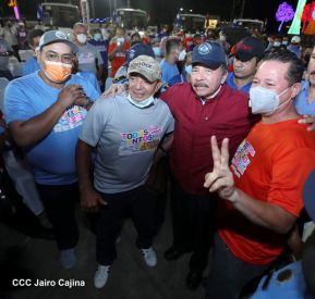 250 Buses Nuevos para el Pueblo: Obras de Amor, Obras de Buen Corazón 