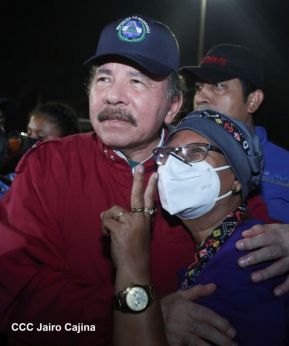250 Buses Nuevos para el Pueblo: Obras de Amor, Obras de Buen Corazón 