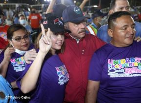 250 Buses Nuevos para el Pueblo: Obras de Amor, Obras de Buen Corazón 