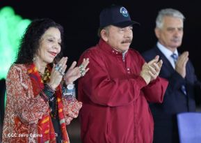 250 Buses Nuevos para el Pueblo: Obras de Amor, Obras de Buen Corazón 