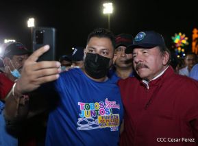 250 Buses Nuevos para el Pueblo: Obras de Amor, Obras de Buen Corazón 